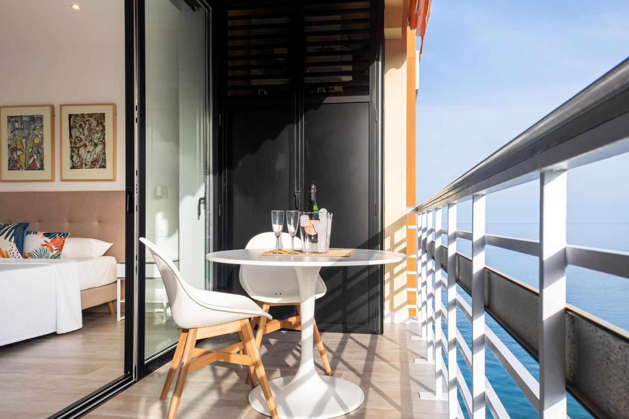 Fabuloso Apartamento Con Increibles Vistas Al Mar ตอร์เรโมลิโนส ภายนอก รูปภาพ
