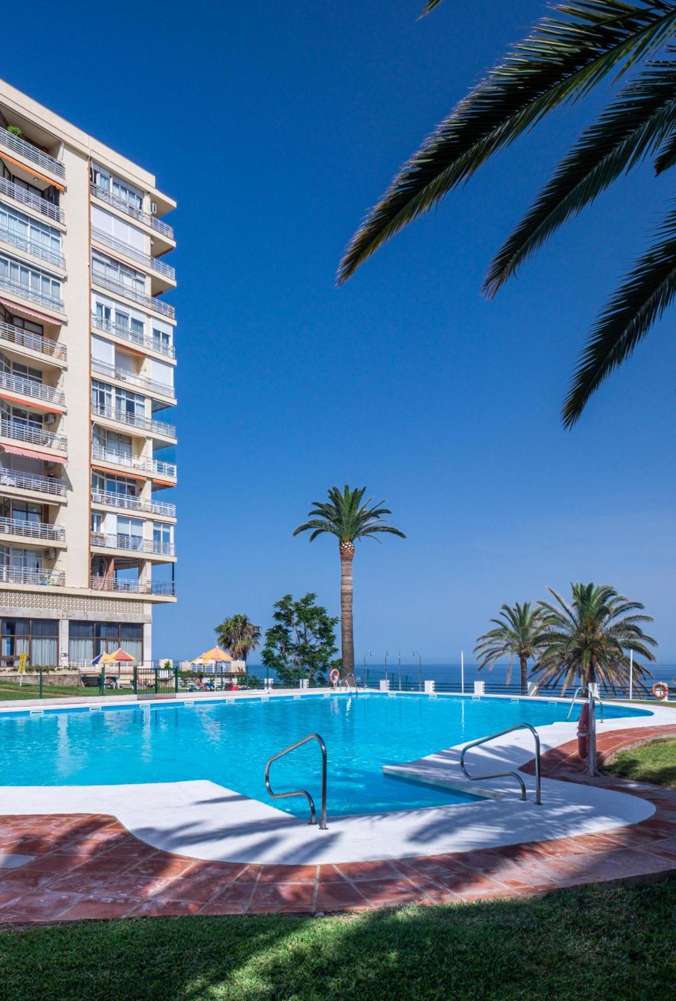 Fabuloso Apartamento Con Increibles Vistas Al Mar ตอร์เรโมลิโนส ภายนอก รูปภาพ